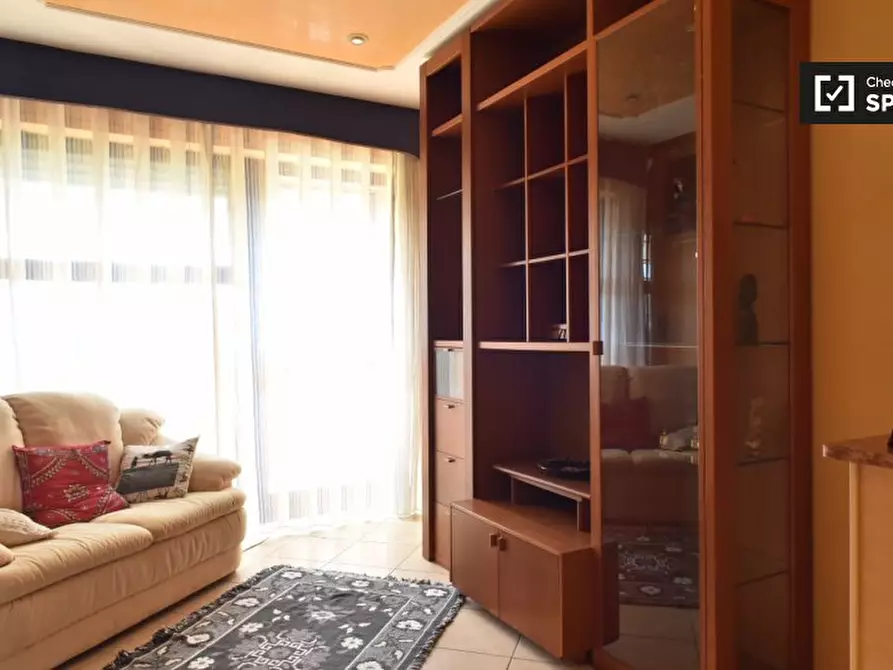 Immagine 10 di Camera condivisa in affitto  in Via Tullio Garbari, 00125 Roma RM, Italy a Roma