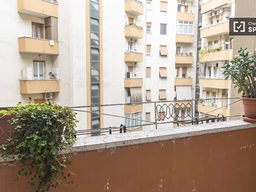 Immagine 15 di Appartamento in affitto  in Viale Telese a Roma