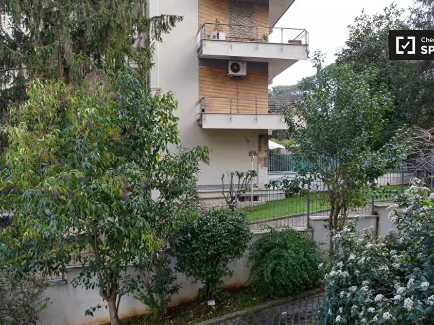 Immagine 10 di Camera condivisa in affitto  in Viale Egeo, 00144 Roma RM, Italy a Roma