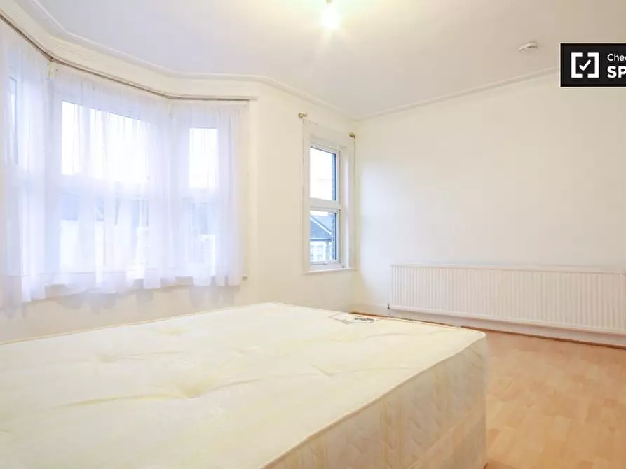 Immagine 3 di Camera condivisa in affitto  in Drayton Road a Tottenham