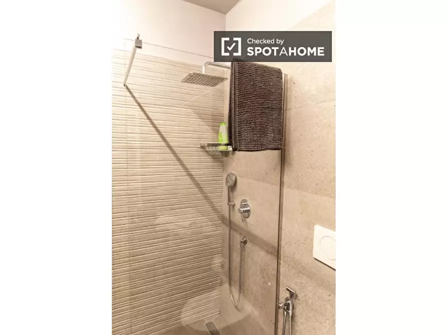 Immagine 15 di Appartamento in affitto  in Via Ugo Bartolomei a Roma