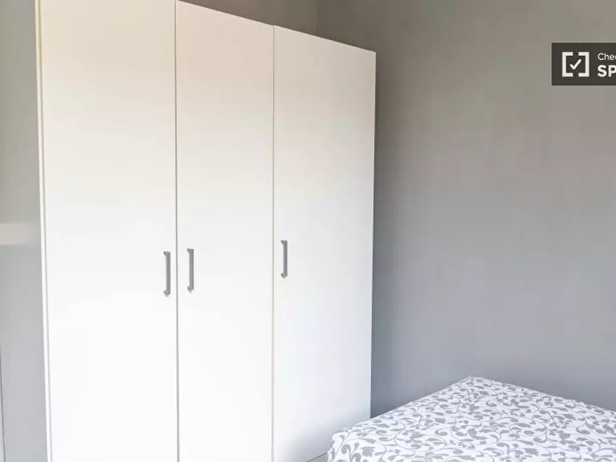 Immagine 2 di Camera condivisa in affitto  in Viale Regina Margherita, 00198 Roma RM, Italy a Roma