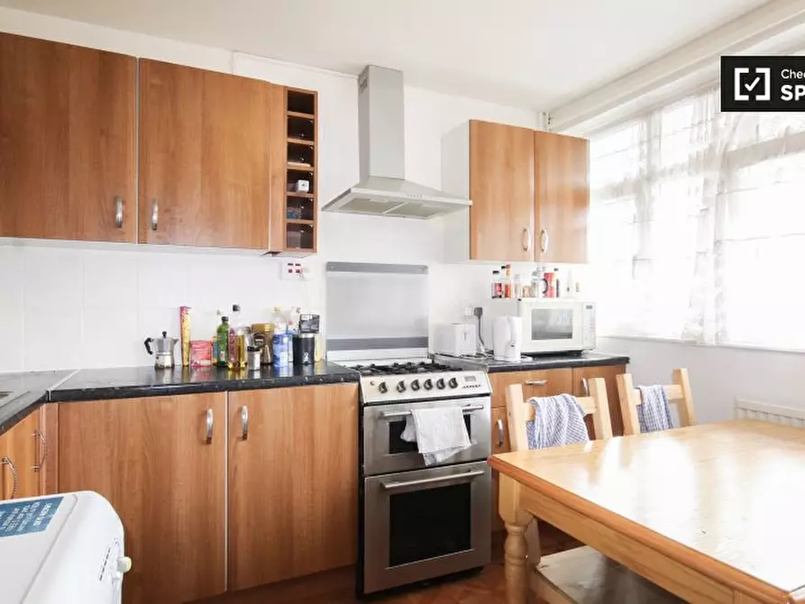 Immagine 5 di Camera condivisa in affitto  in Jubilee Street a Poplar