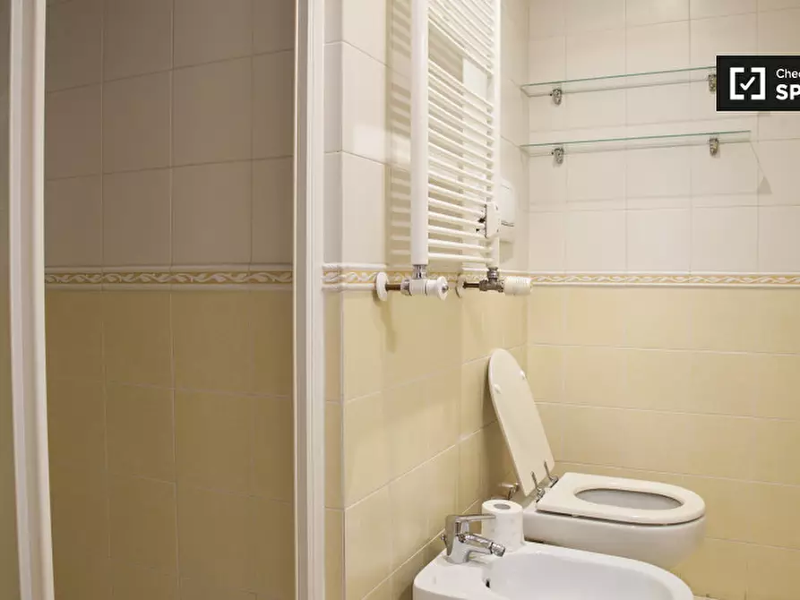 Immagine 5 di Camera condivisa in affitto  in Via Piediluco a Roma