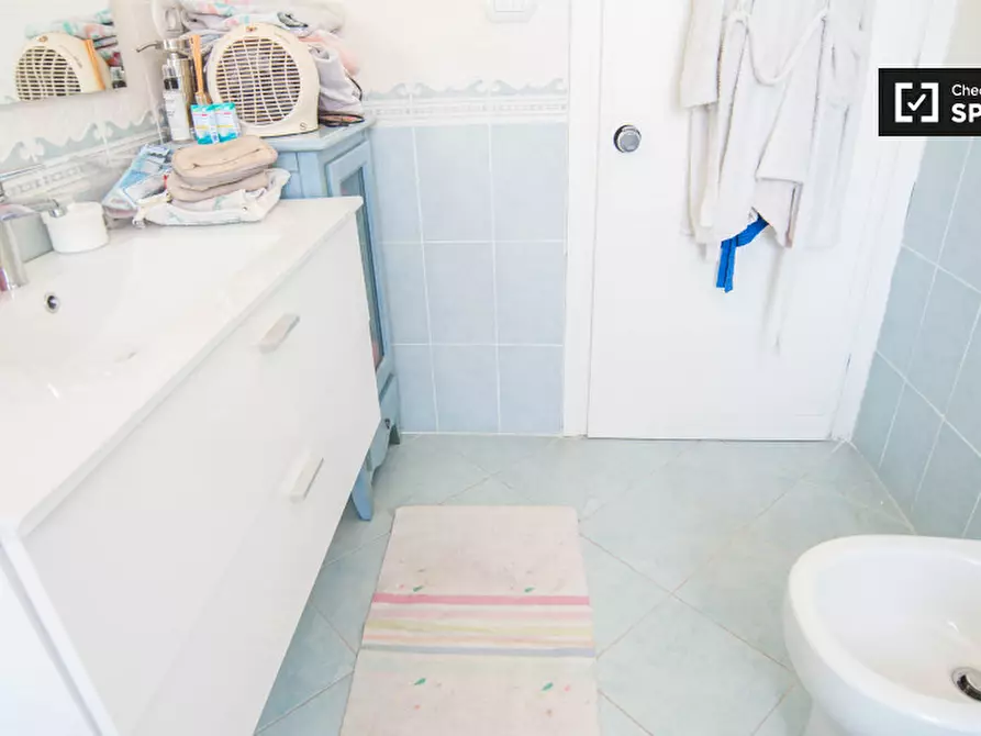 Immagine 17 di Camera condivisa in affitto  in Via Aurelia a Roma