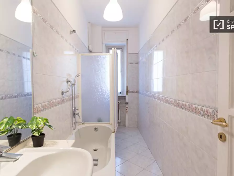 Immagine 11 di Camera condivisa in affitto  in Via Teodosio a Milano