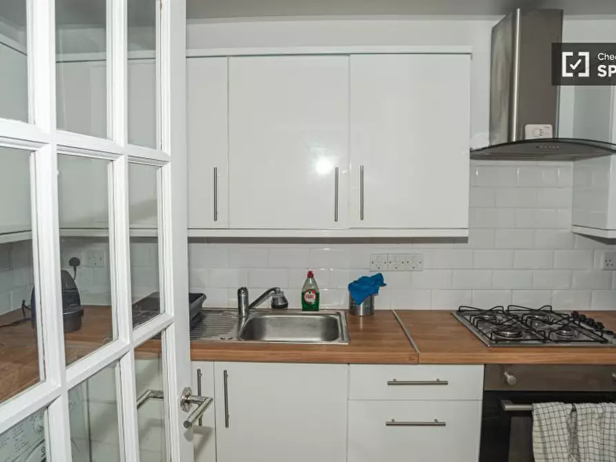 Immagine 9 di Appartamento in affitto  in Surrey Lane a Wandsworth