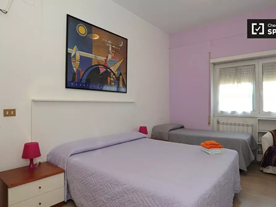 Immagine 15 di Camera condivisa in affitto  in Viale dell'Arte, 00144 Roma RM, Italy a Roma