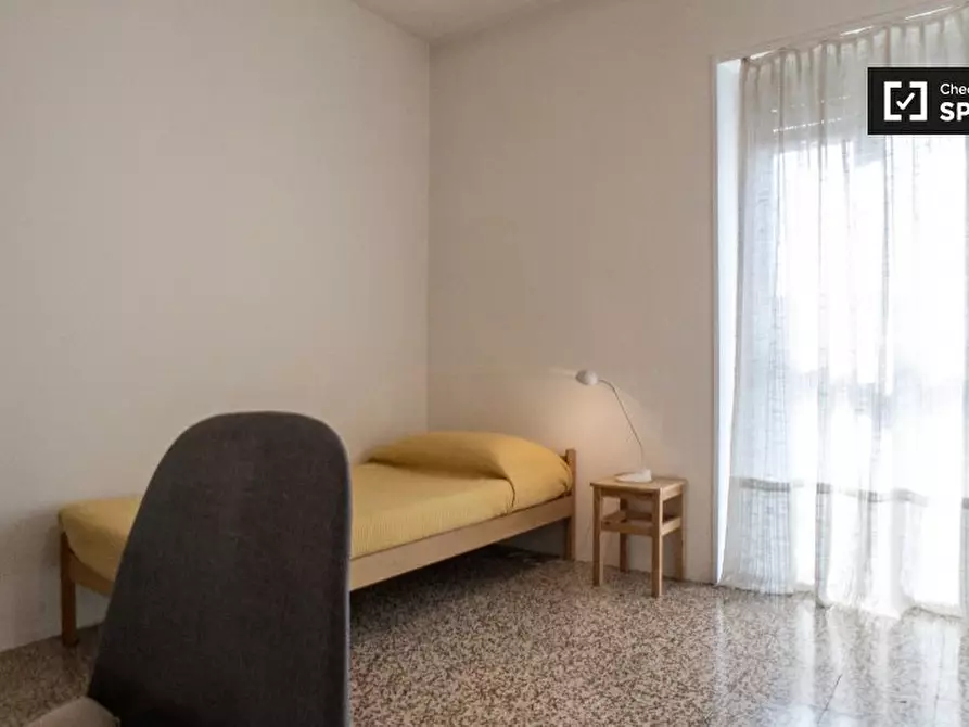 Immagine 2 di Camera condivisa in affitto  in Via Giuseppe Carozzi a Milano