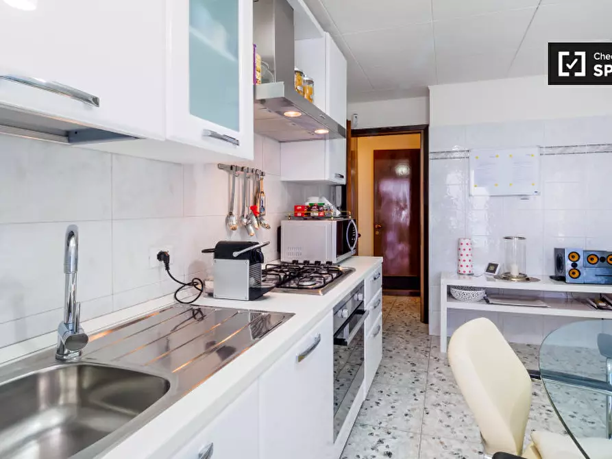 Immagine 5 di Camera condivisa in affitto  in Via Leo Longanesi a Milano