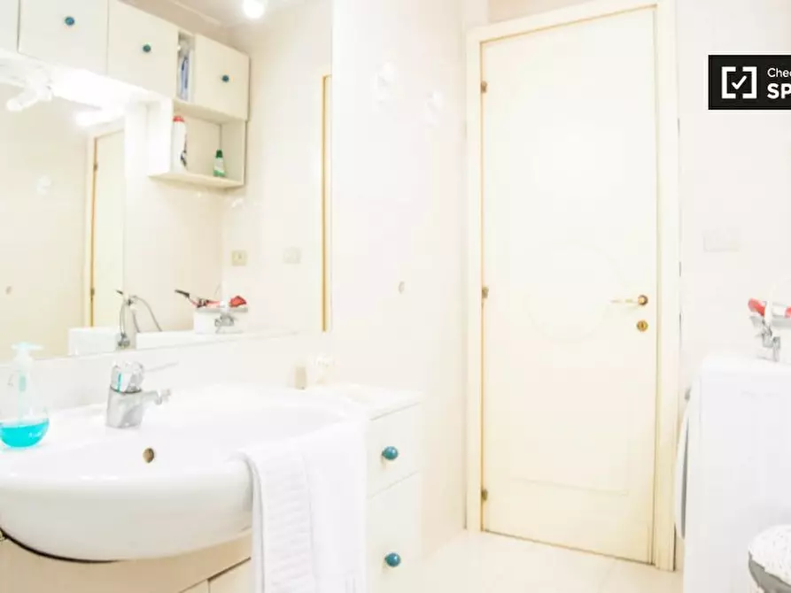 Immagine 8 di Appartamento in affitto  in Via di San Teodoro a Roma