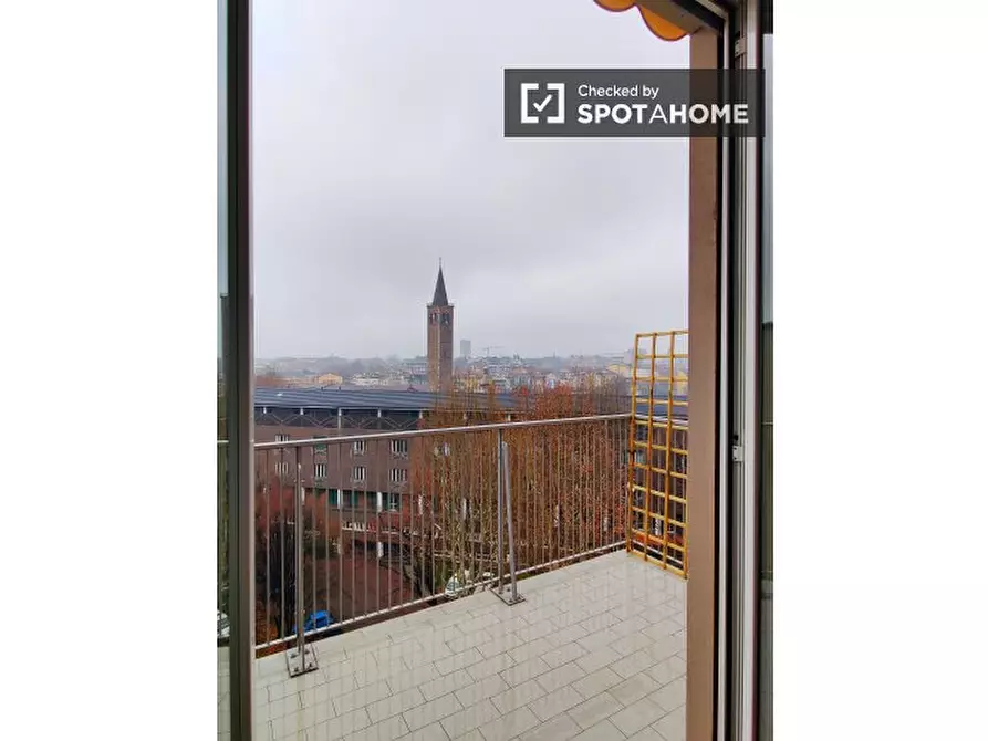 Immagine 4 di Camera condivisa in affitto  in Via Calatafimi a Milano