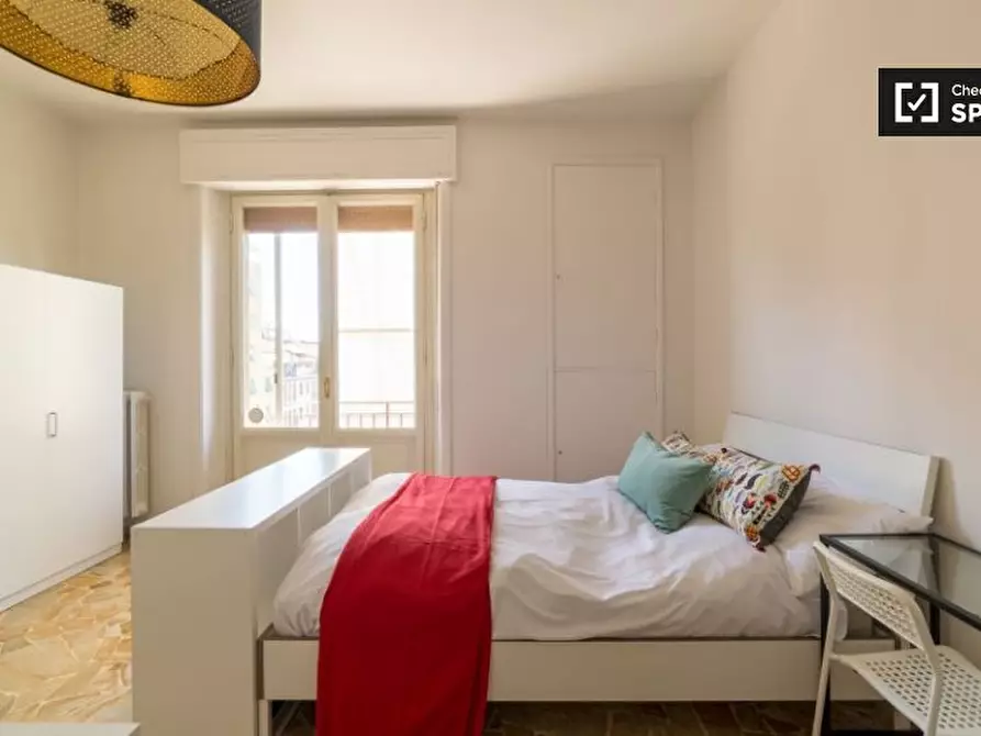 Immagine 2 di Camera condivisa in affitto  in Viale dei Mille a Firenze