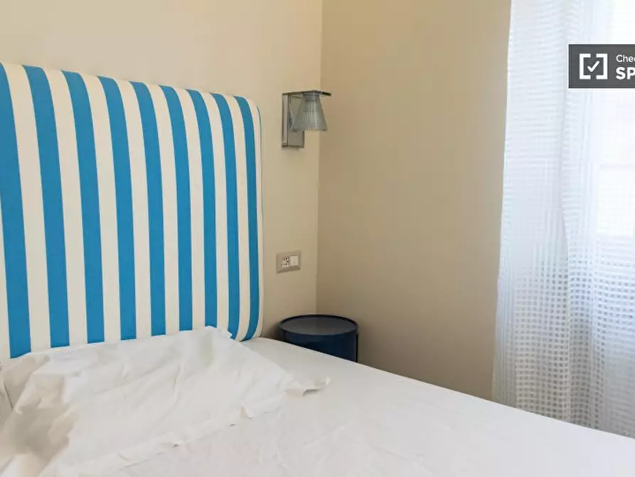 Immagine 1 di Camera condivisa in affitto  in Via Francesco Caracciolo a Roma