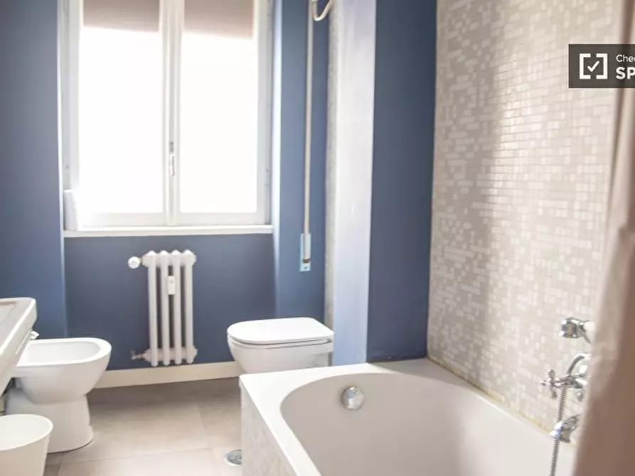 Immagine 11 di Appartamento in affitto  in Vle Tirreno a Roma