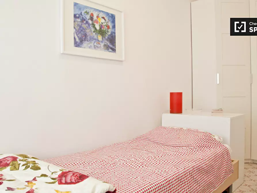 Immagine 3 di Camera condivisa in affitto  in Via Bolzano a Roma