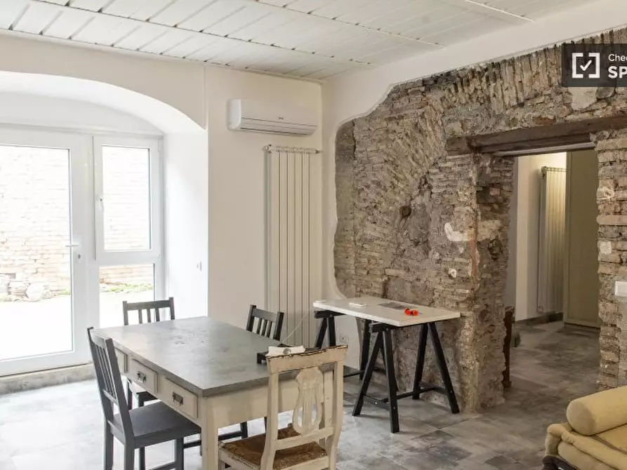 Immagine 2 di Appartamento in affitto  in Via della Marrana a Roma