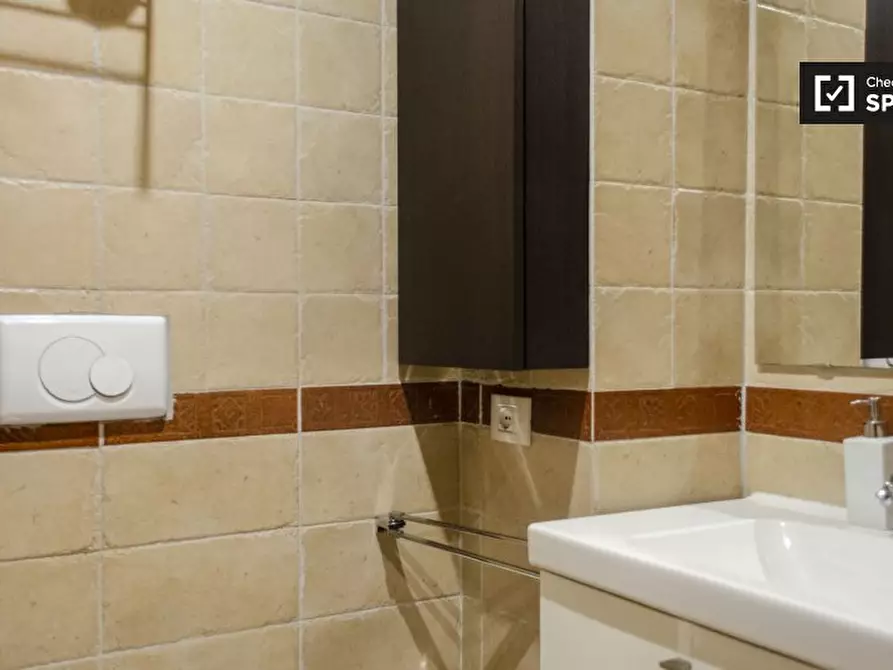 Immagine 5 di Camera condivisa in affitto  in Via Cincinnato, 00175 Roma RM, Italy a Roma