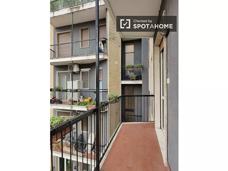 Immagine 6 di Camera condivisa in affitto  in Via Savona a Milano