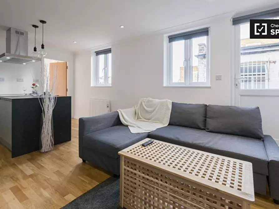 Immagine 5 di Appartamento in affitto  in Kilburn High Rd, Kilburn, London NW6 4JH, UK a Camden Town