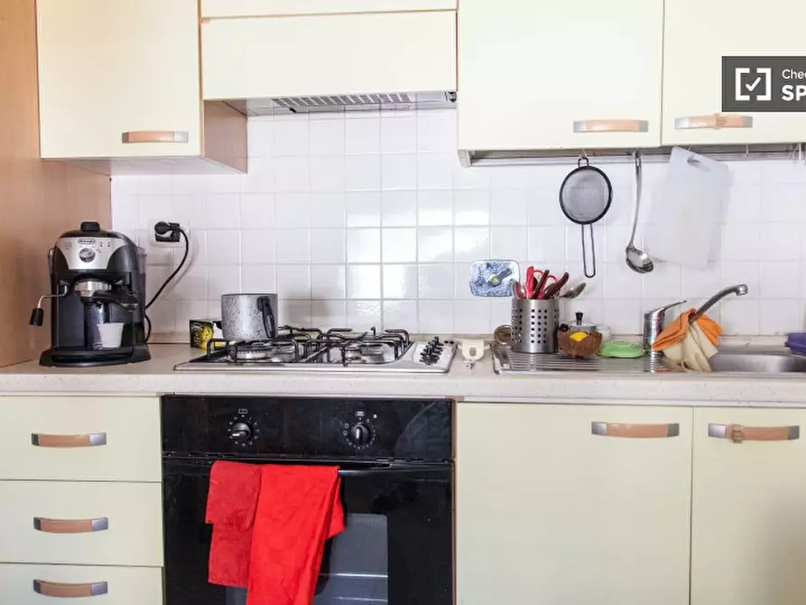 Immagine 7 di Camera condivisa in affitto  in Via Tuscolana a Roma