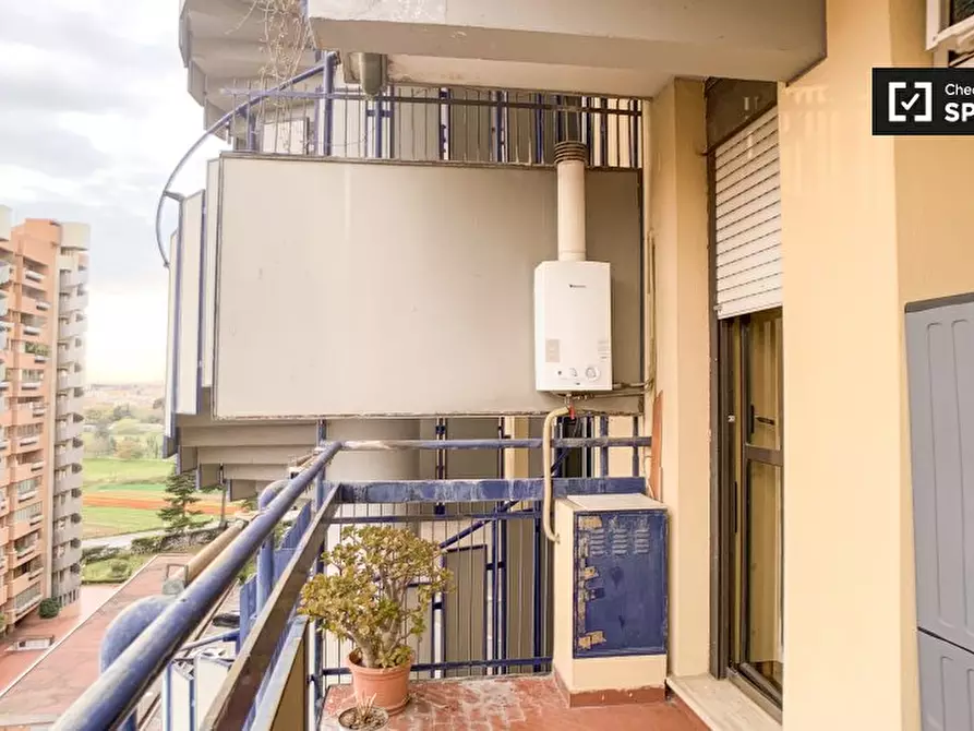 Immagine 10 di Camera condivisa in affitto  in Via Valentino Banal, 00177 Roma RM, Italy a Roma