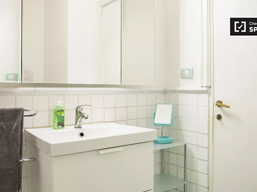 Immagine 15 di Camera condivisa in affitto  in Via Fogliano a Roma