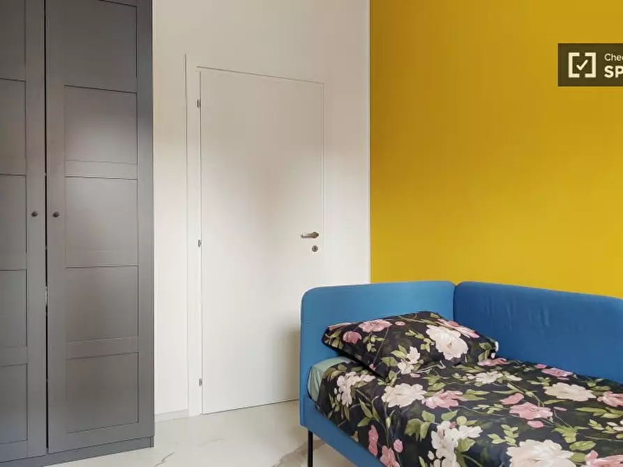 Immagine 2 di Camera condivisa in affitto  in Via delle Forze Armate a Milano