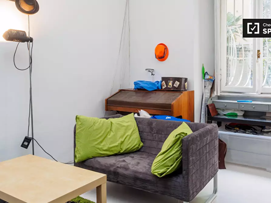 Immagine 18 di Camera condivisa in affitto  in Viale Gran Sasso a Milano