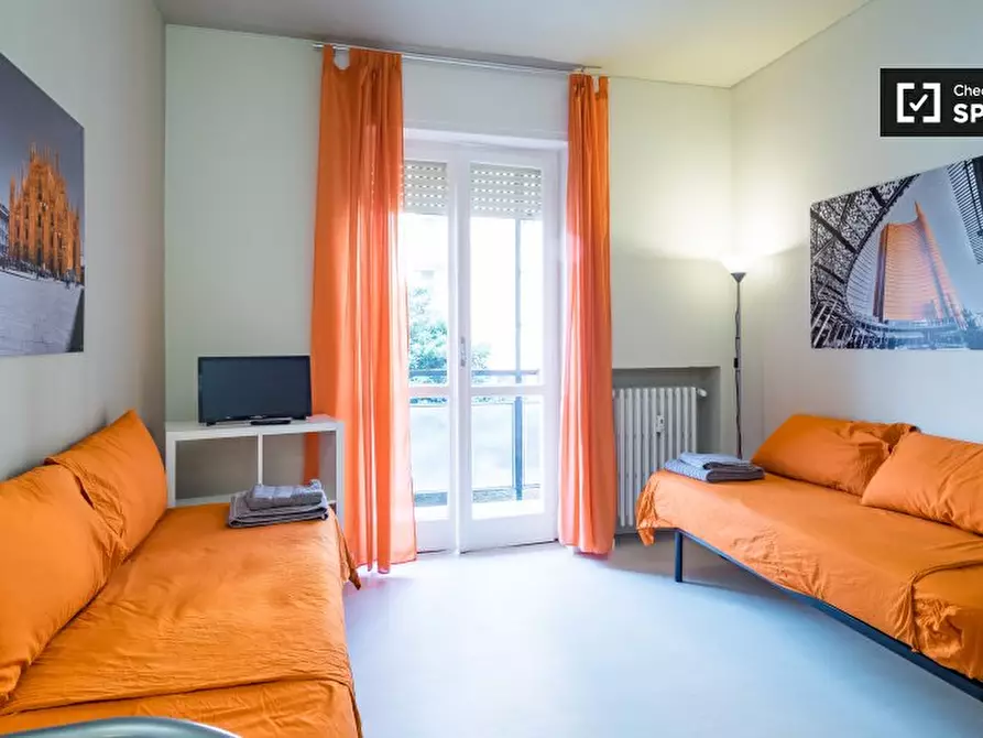 Immagine 17 di Camera condivisa in affitto  in Via dei Biancospini a Milano