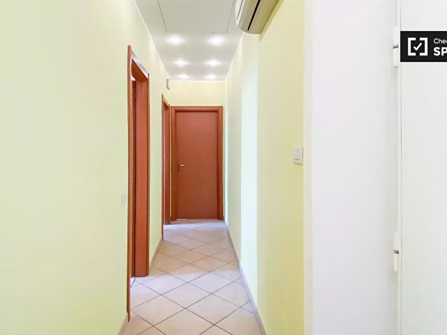 Immagine 15 di Appartamento in affitto  in Via dei Ramni a Roma