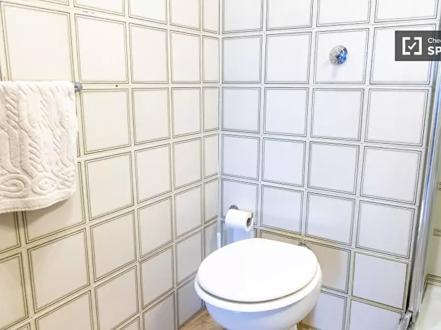 Immagine 16 di Camera condivisa in affitto  in Via Clemente Rebora a Roma