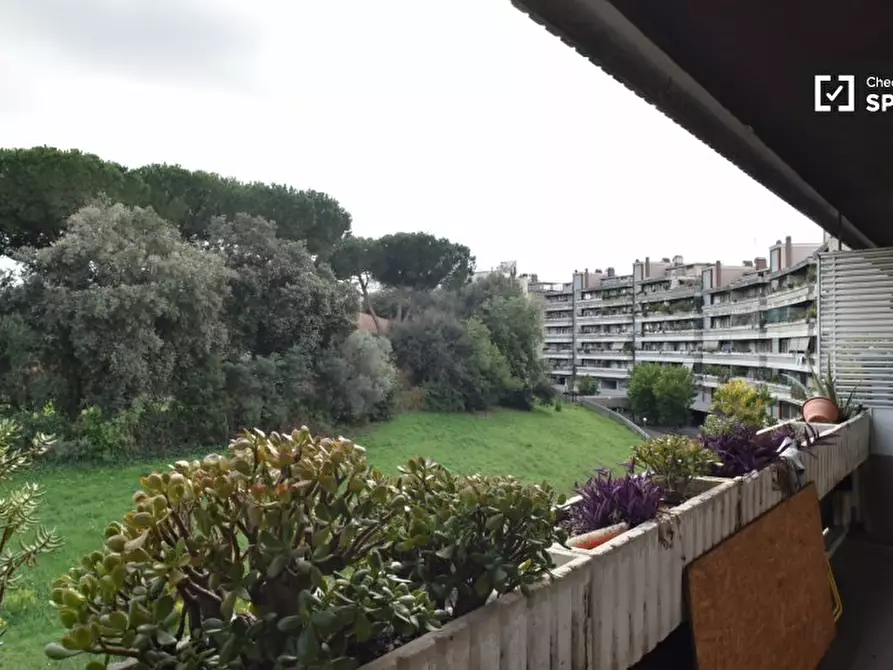 Immagine 9 di Camera condivisa in affitto  in Viale dei Caduti Nella Guerra di Liberazione a Roma