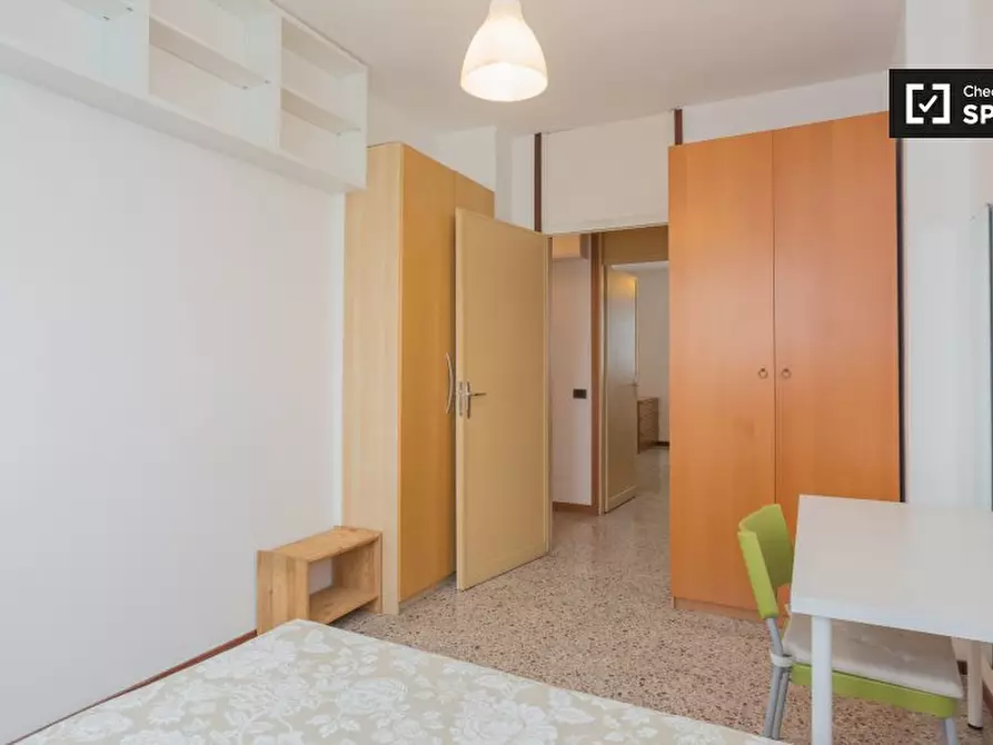 Immagine 2 di Camera condivisa in affitto  in Via Viterbo a Milano