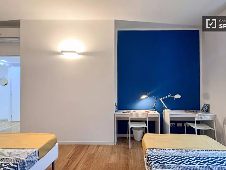 Immagine 5 di Camera condivisa in affitto  in Via delle Forze Armate a Milano