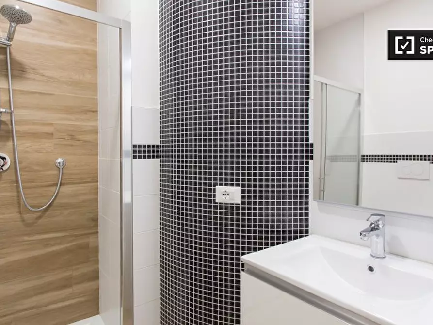 Immagine 18 di Camera condivisa in affitto  in Via Alessandro Milesi a Milano