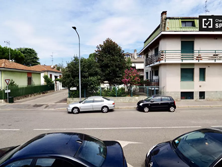 Immagine 5 di Camera condivisa in affitto  in Via Pietro Maffi a Milano