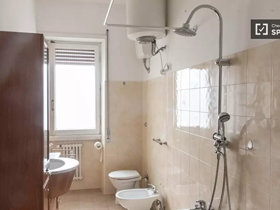 Immagine 19 di Camera condivisa in affitto  in Via Val d'Aosta a Roma