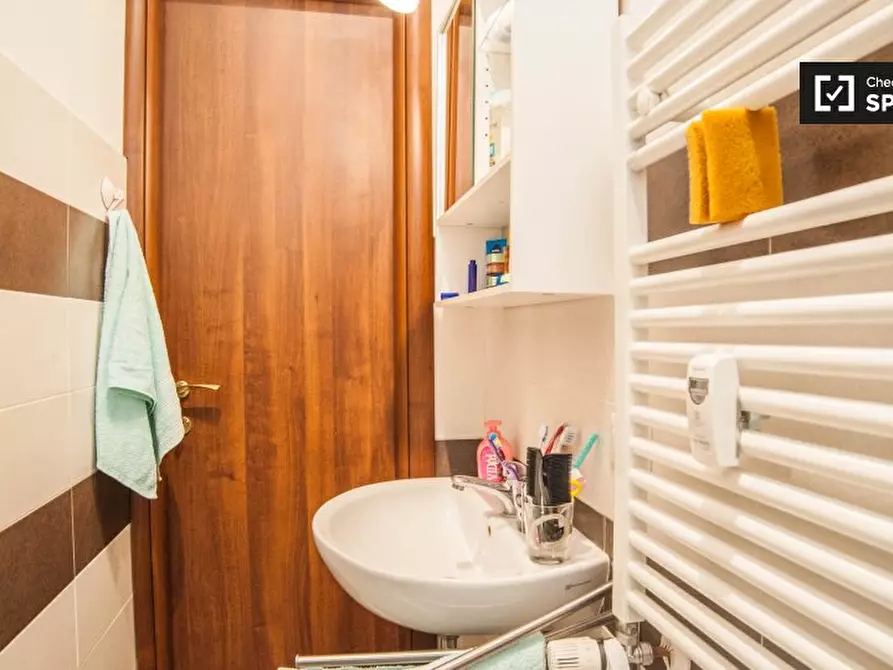 Immagine 6 di Camera condivisa in affitto  in Piazza San Giovanni Bosco a Roma