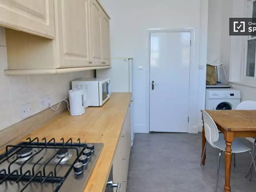 Immagine 13 di Camera condivisa in affitto  in a Whitechapel Rd a Poplar