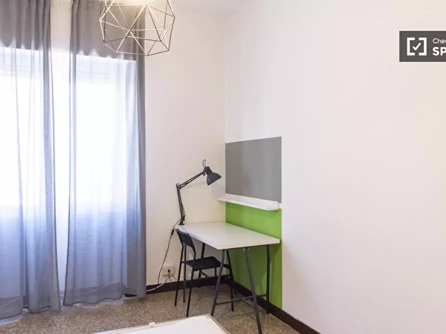 Immagine 2 di Camera condivisa in affitto  in Via Tripolitania a Roma