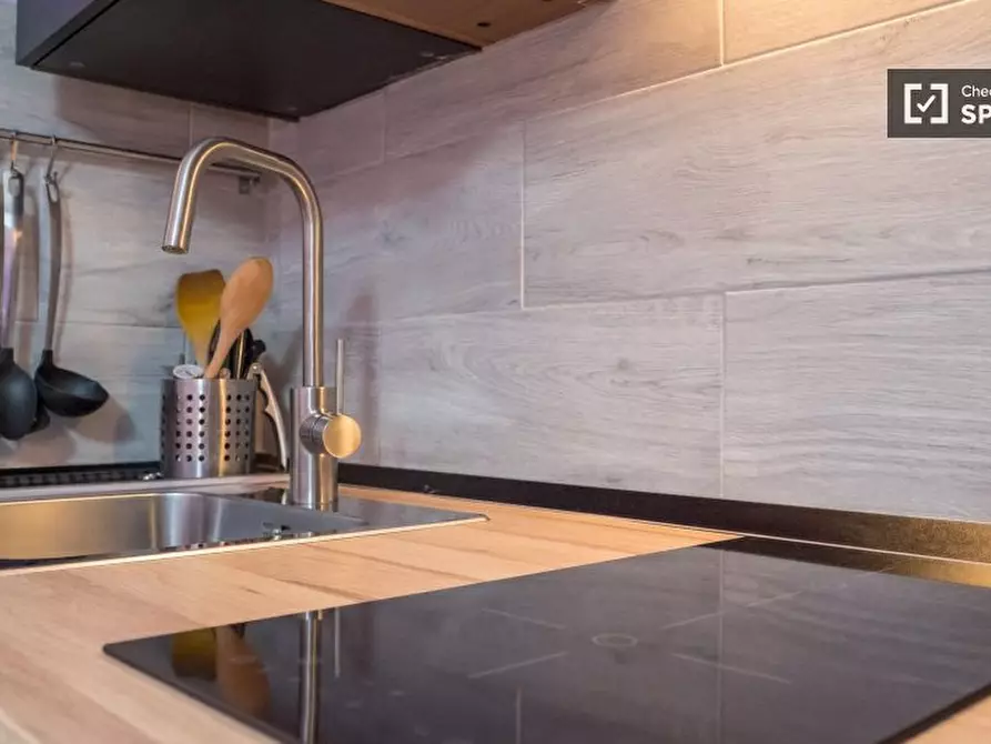 Immagine 10 di Ufficio in affitto  in Viale Coni Zugna a Milano