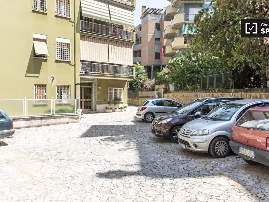 Immagine 18 di Camera condivisa in affitto  in Via Aurelia a Roma