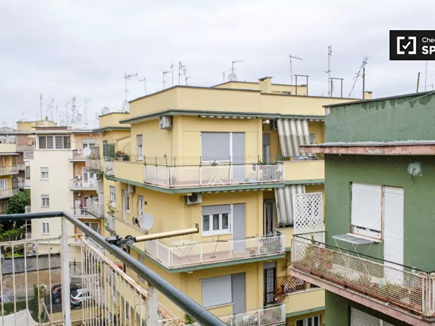 Immagine 6 di Camera condivisa in affitto  in Via Federico Ozanam a Roma