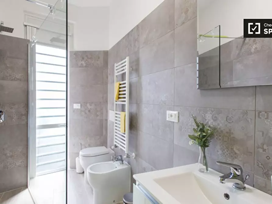 Immagine 16 di Camera condivisa in affitto  in Piazzale Siena a Milano