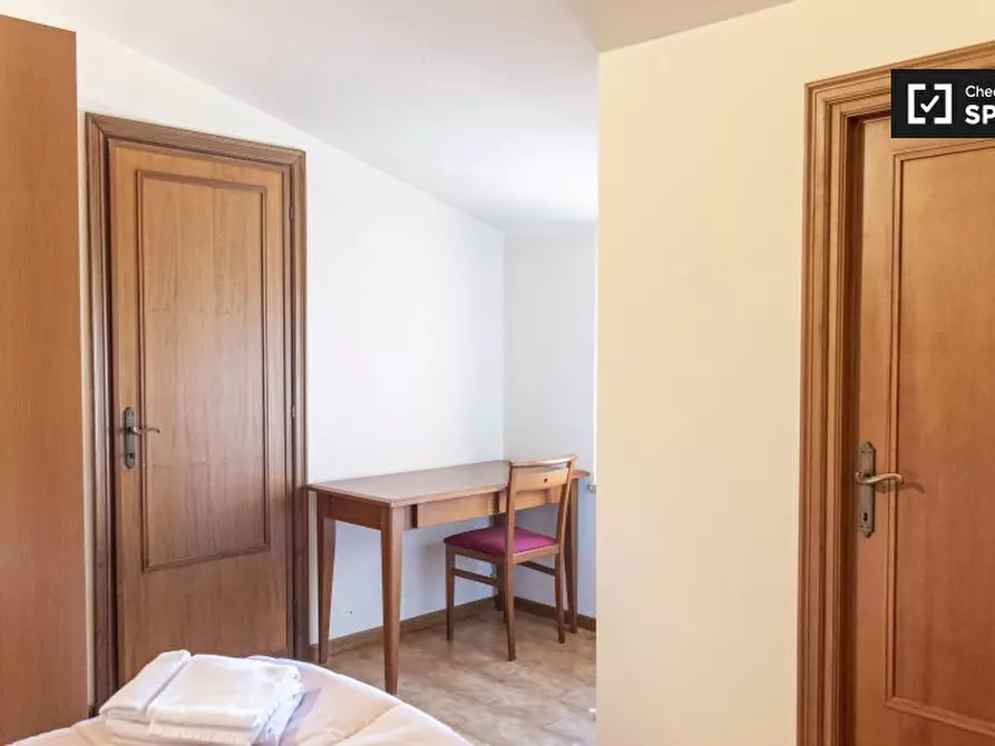 Immagine 15 di Appartamento in affitto  in Via Ildebrando Vivanti a Roma