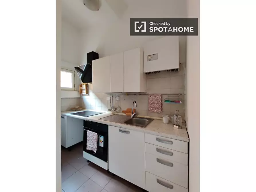 Immagine 12 di Camera condivisa in affitto  in Via Anton Giulio Barrili a Milano