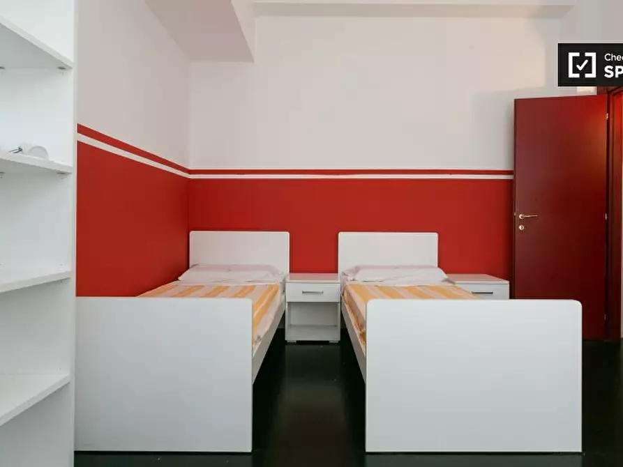 Immagine 2 di Camera condivisa in affitto  in Viale Liguria a Milano