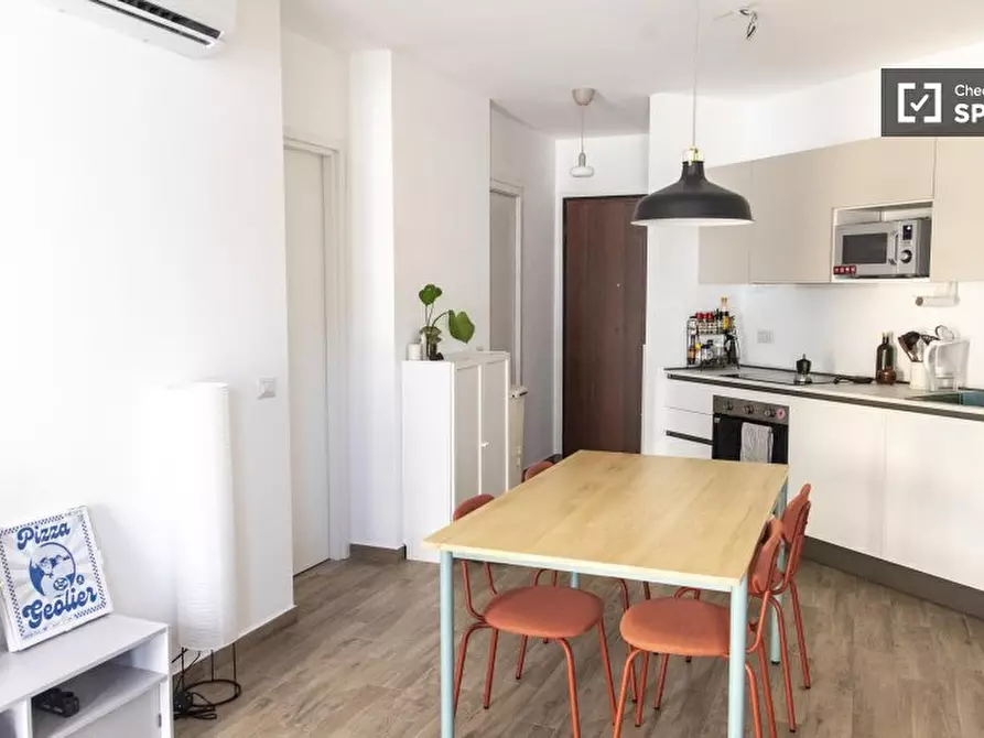 Immagine 11 di Appartamento in affitto  in Via Aulo Plauzio a Roma