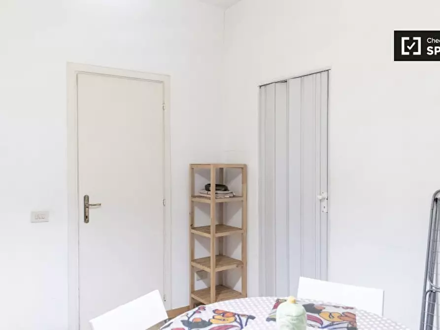 Immagine 11 di Camera condivisa in affitto  in Via Giovanni Giolitti a Roma